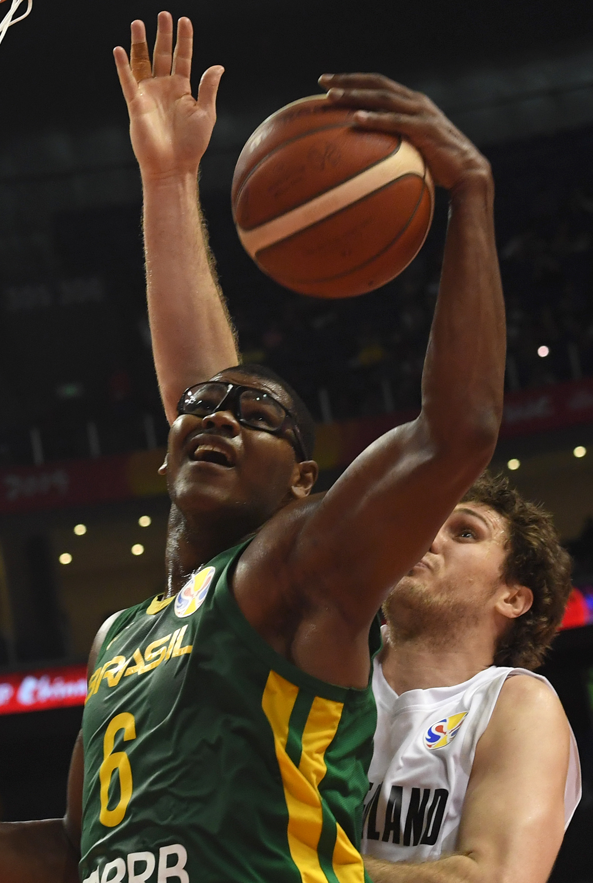 关于巴西篮球联赛改革方案获通过，引发国内热烈讨论的信息