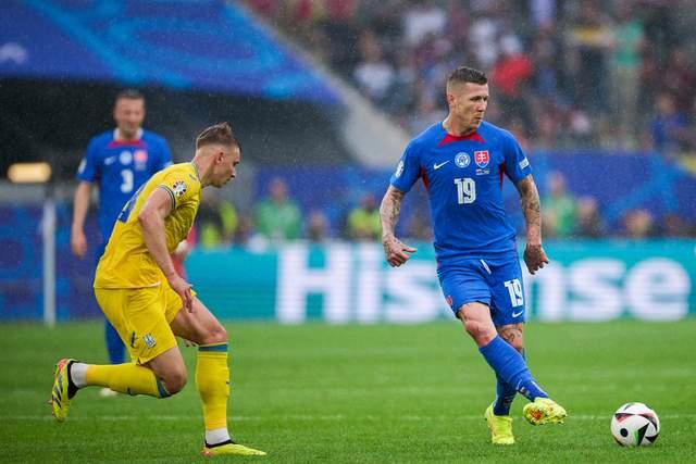 丹麦队横扫对手，轻松晋级欧洲杯半决赛的简单介绍