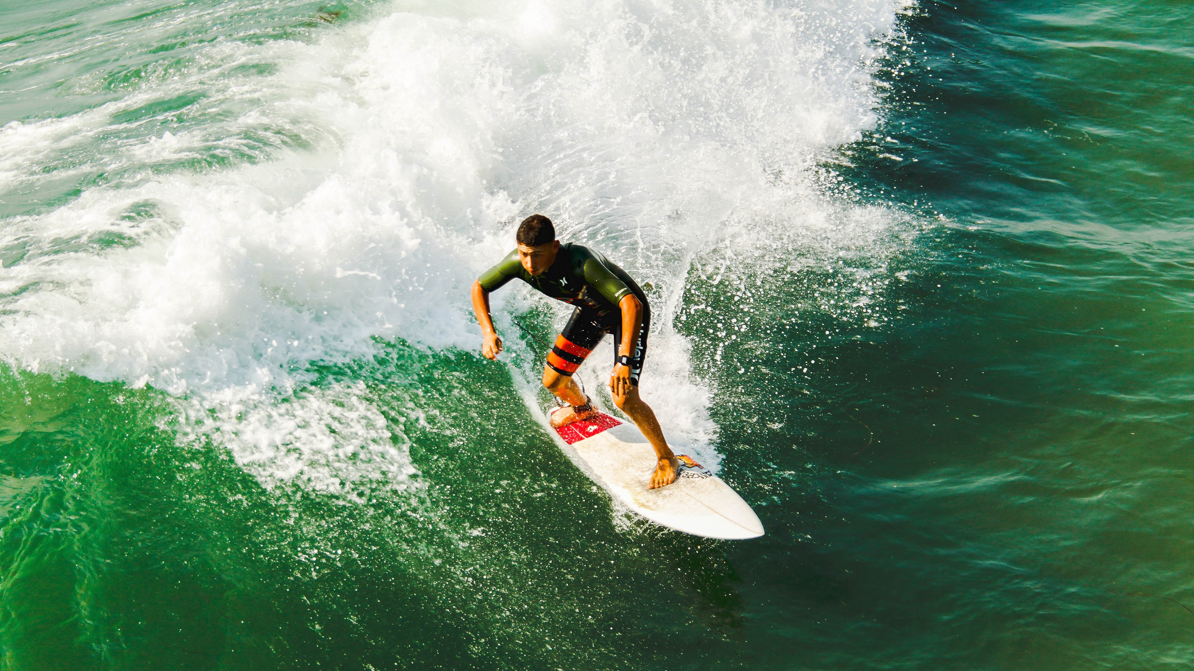 TheShy重返赛场，出色防守首场状态出色，西班牙队观众沸腾！气势如虹延续